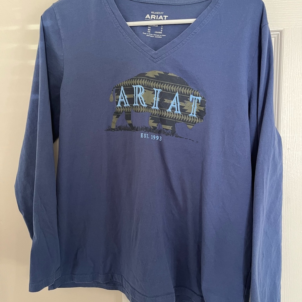 Ariat Blue V‑Neck Long Sleeve Shirt with Graphic Print